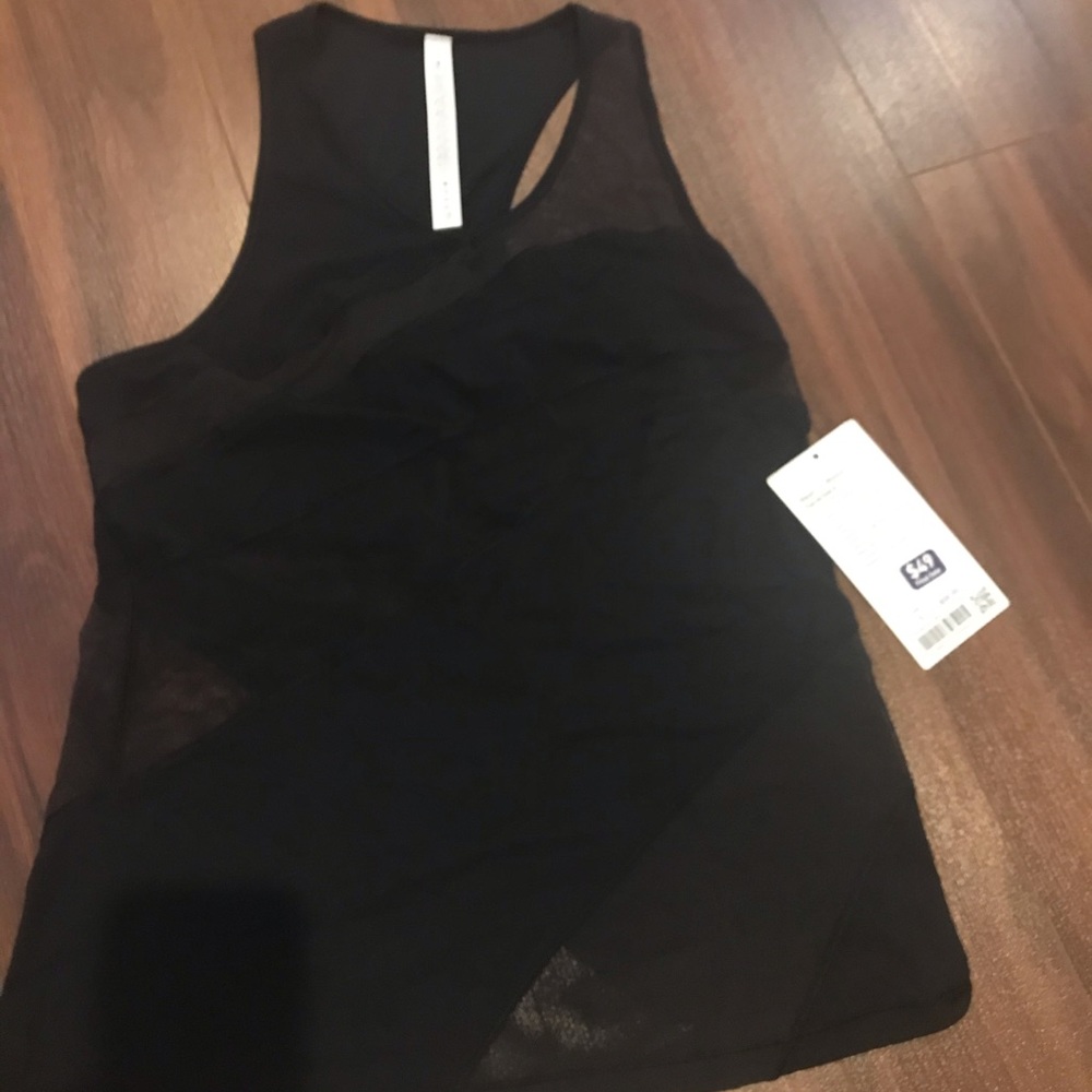 Lululemon top mesh size 6 brand new with tags